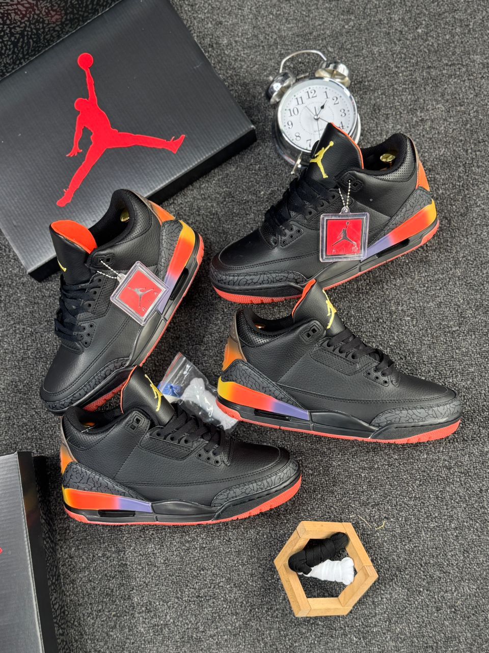 JORDAN 4